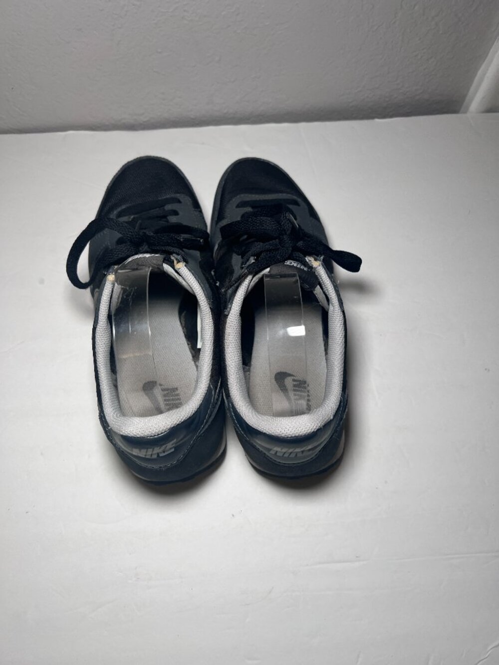 Nike Women Size 9 Genicco Sneakers Black Gray Low Top - Picture 8 of 12